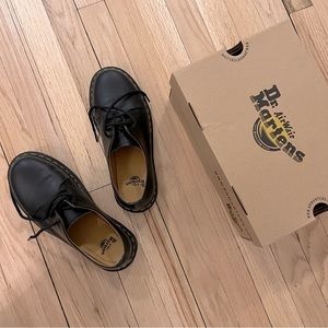 Dr. Marten smooth leather Oxford